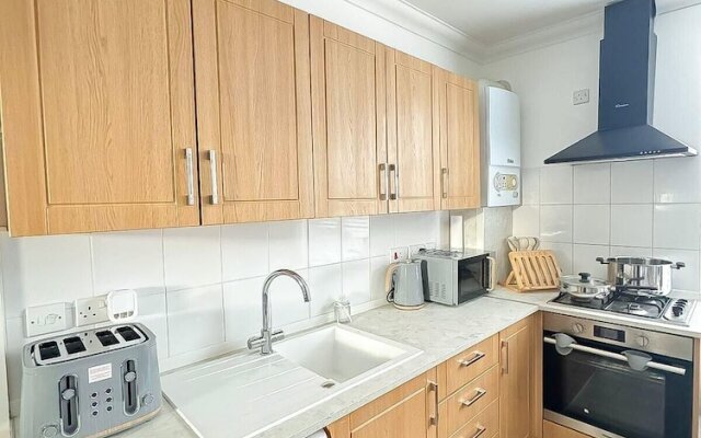 Inviting Apartment in Reading