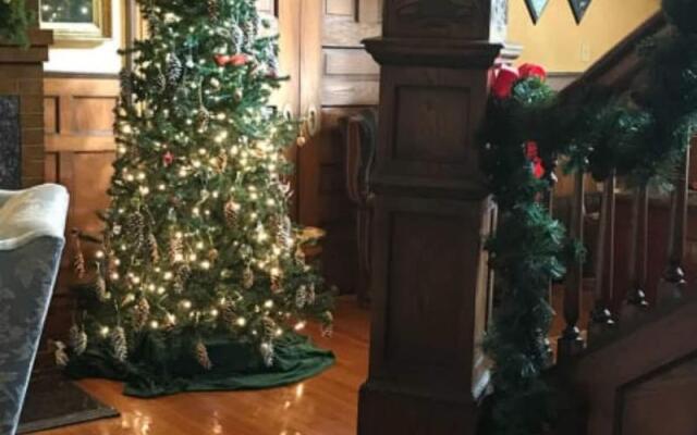 Albemarle Inn