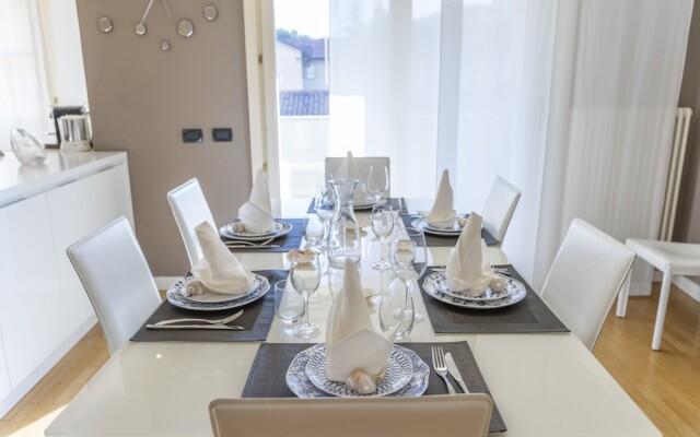 Teatro Nuovo Apartment with Free Parking