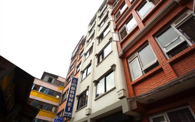 SPOT ON 465 Hotel Brunei Holiday Inn