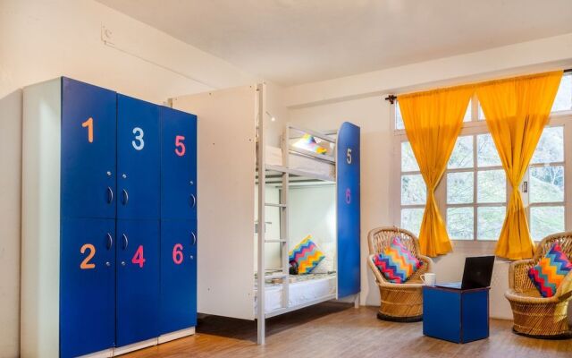 goSTOPS Manali - Hostel