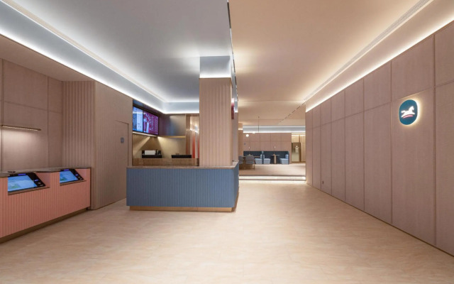 Super 8 Hotel (Yangzhong Pedestrian Street)