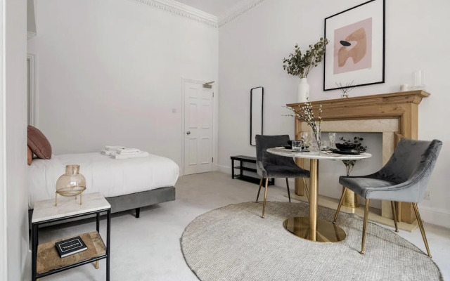 The Chelsea Studio Next to Sloane Square
