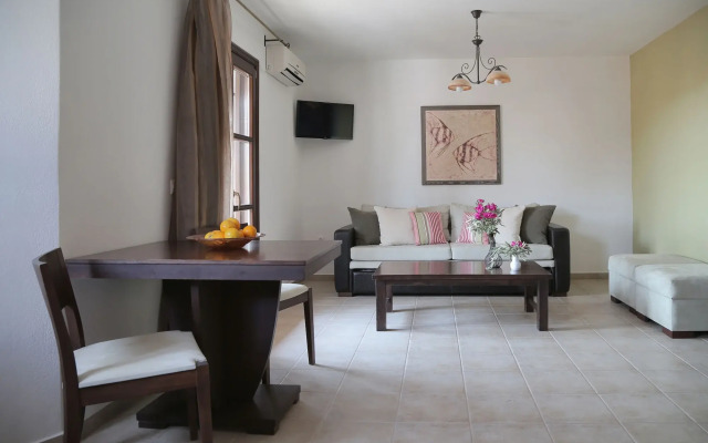 Yalis Hotel