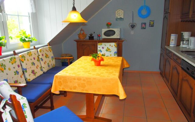 Eifelferien - Gaestezimmer, Ferienwohnungen - Haus Eden