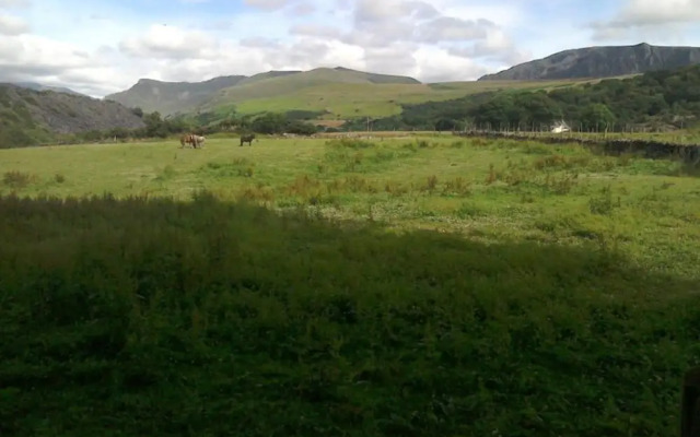 6-bed House in Snowdonia With Your own Private pub