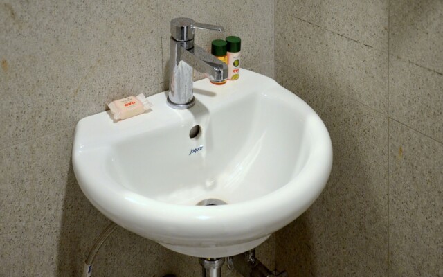 OYO 7044 Hotel Megha