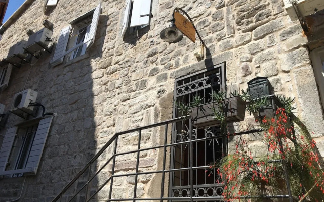 Sailor House