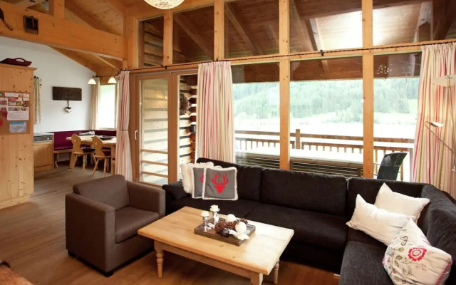 Luxurious Chalet With Sauna in Konigsleiten