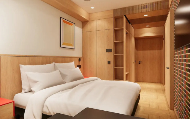 Aston Hotel