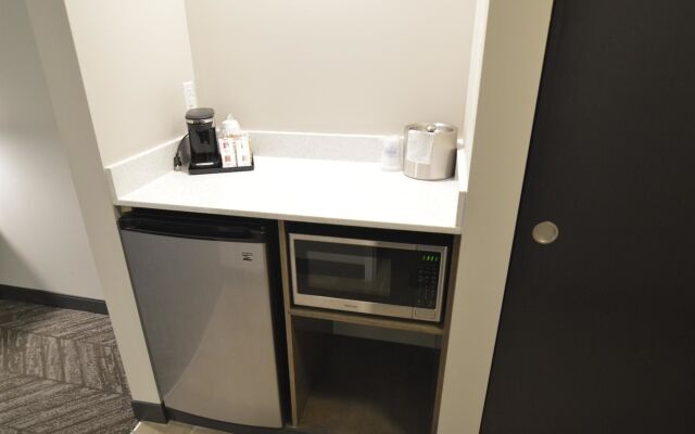 Best Western Plus Bolivar Hotel & Suites