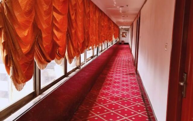 Yixing Hotel