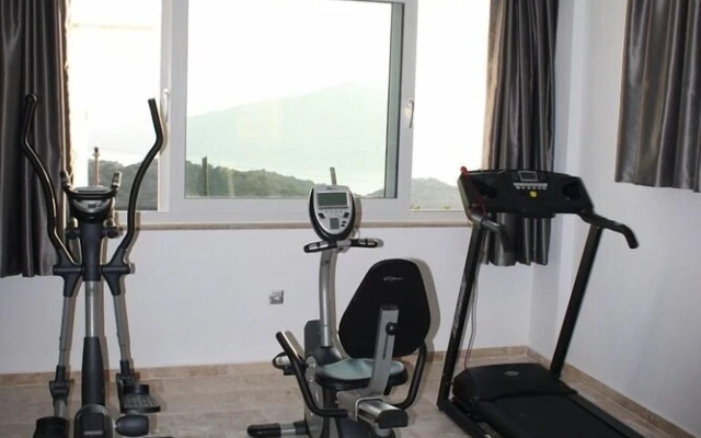 Villa Montana by Akdenizvillam