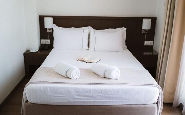 Piraeus Port Hotel