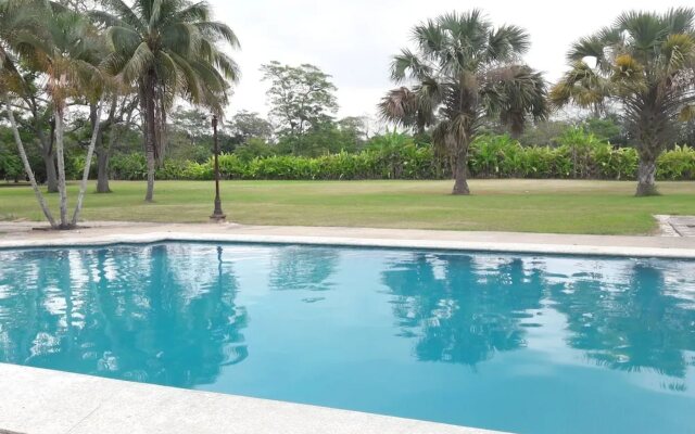 OYO Hotel Cedros & Spa