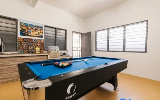 Batu Pahat Sri Jaya Villa 4BR 18pax – Entertainment – Batu Pahat