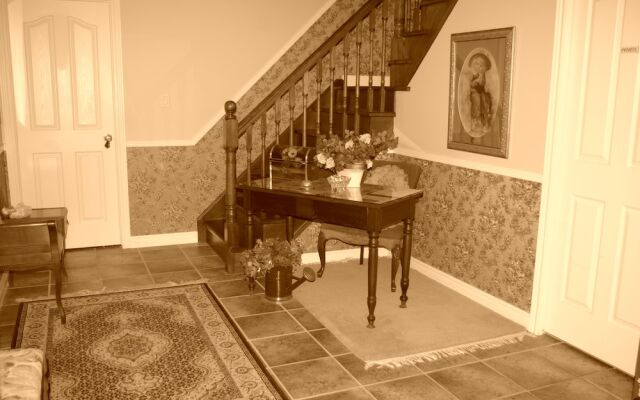 Abagale's Victorian Hot Tub and Suites