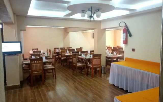 Kiandani Hotel
