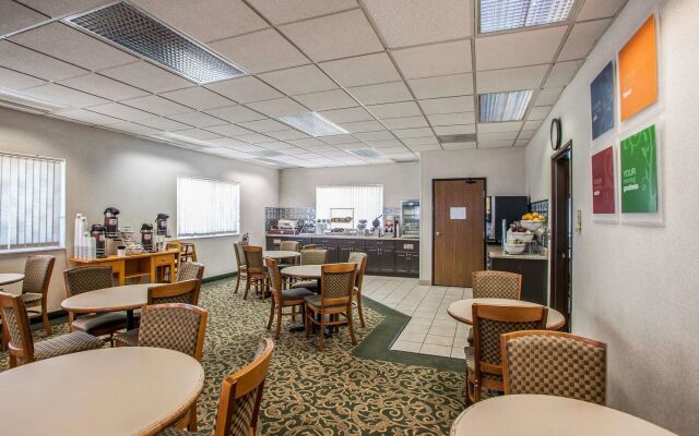 Comfort Suites Peoria I-74