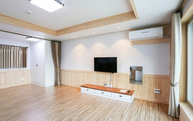 Yeonggwang Beach Central Pension