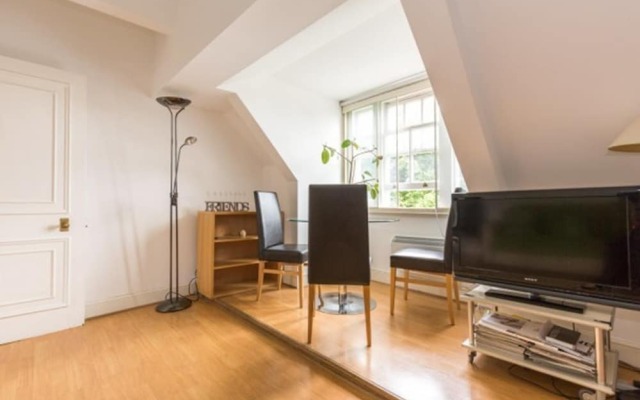 Eson2 - The South Kensington Loft