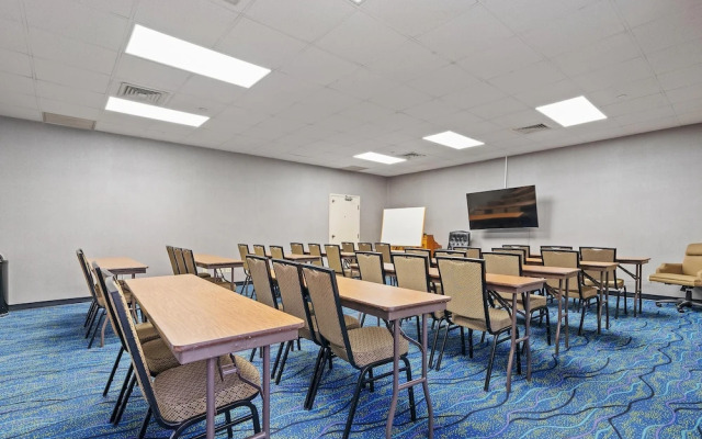 Chicago Club Inn Suites