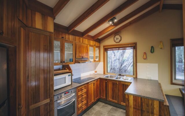 Edzell - Stunning Waterfront Home