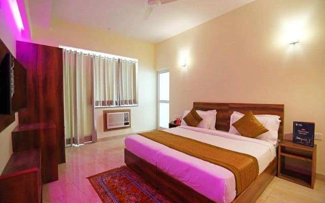 OYO 10889 Hotel Green Residency