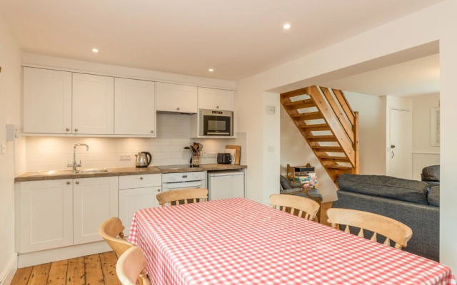 3B Coastguard Cottages