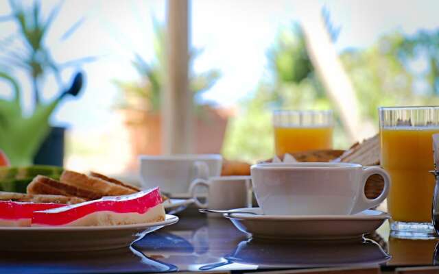 Ailouros summer hotel