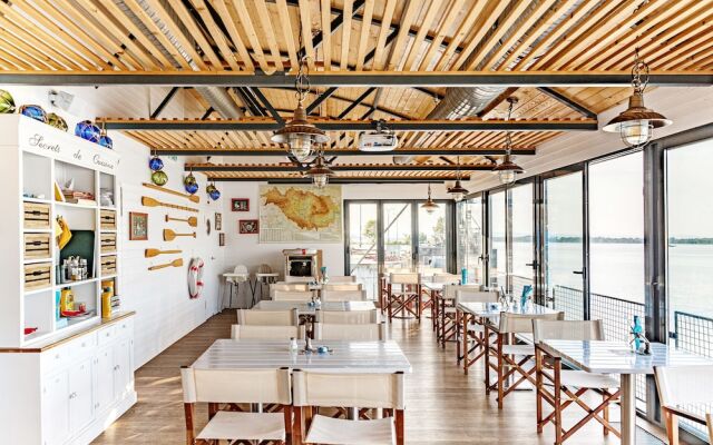 Yachter Club Modra Cajka