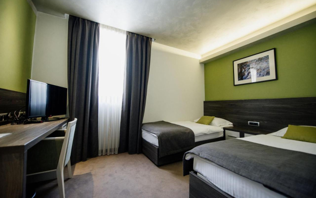 Hotel Comsar Rudo