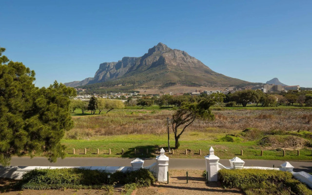 Protea Hotel by Marriott Cape Town Mowbray