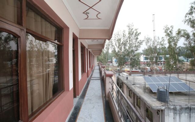 OYO 17381 Hotel City Look