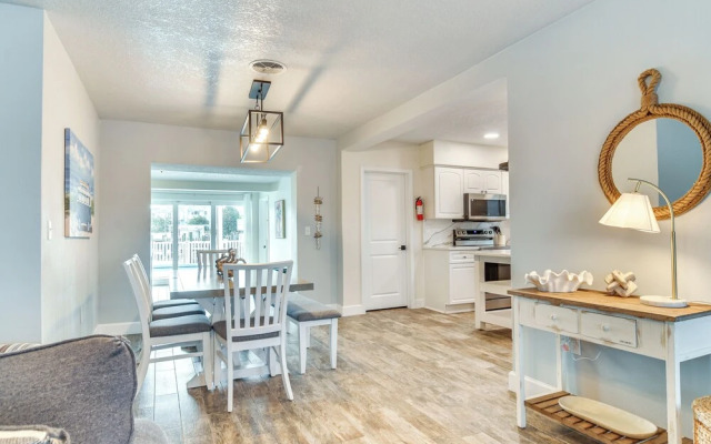 Easy Access to Beach: Canal-front Home w/ Pool