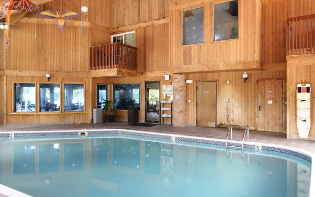 Baymont Inn & Suites Muskegon