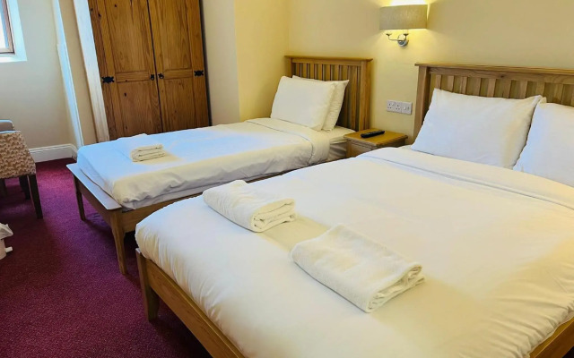 Rothwell House Hotel .