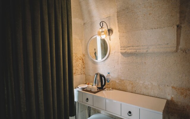 Daphne Cave Hotel