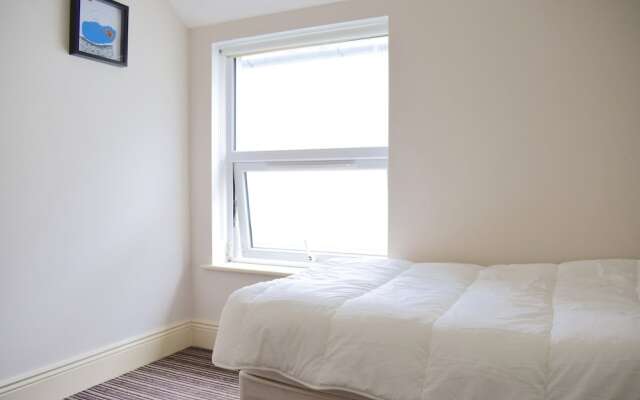 5 Bedroom House On Grand Canal