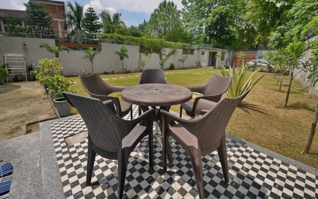 OYO 16928 Home Pool Side 2BHK Chakrata Road