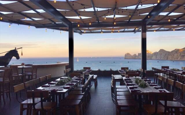 Stay in the Heart of Cabo 1 Bedroom Suite