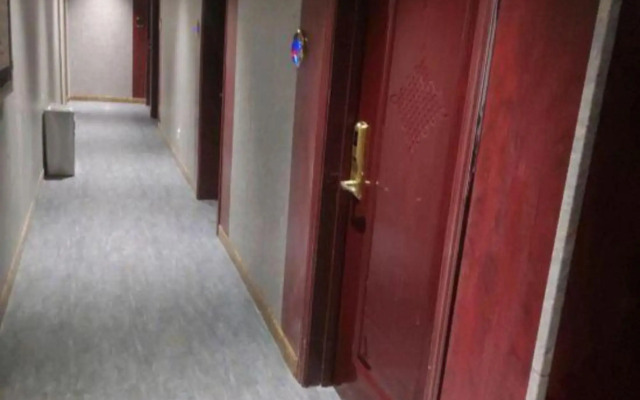 Yuefa Hotel (Shenzhen Dongmen Old Street Shaibu Subway Station)