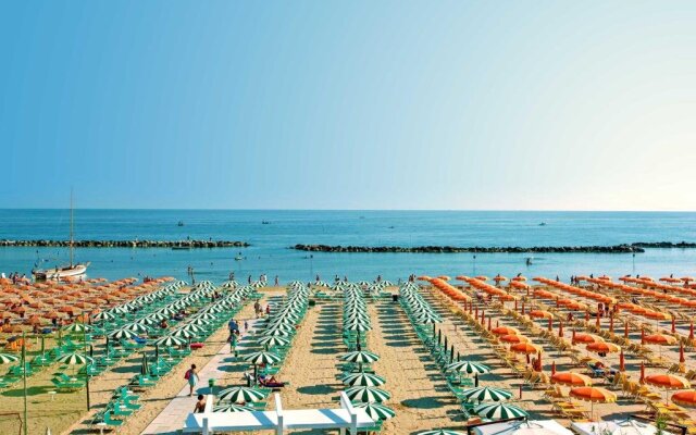 Strand Hotel