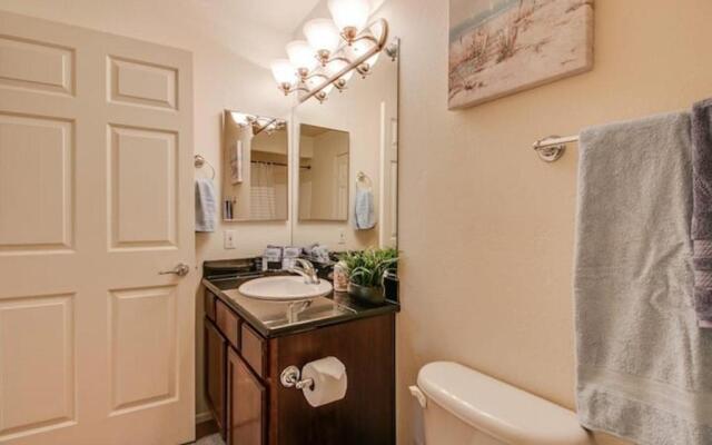 Luxury Paradise Valley Condo, Complete Remodel!