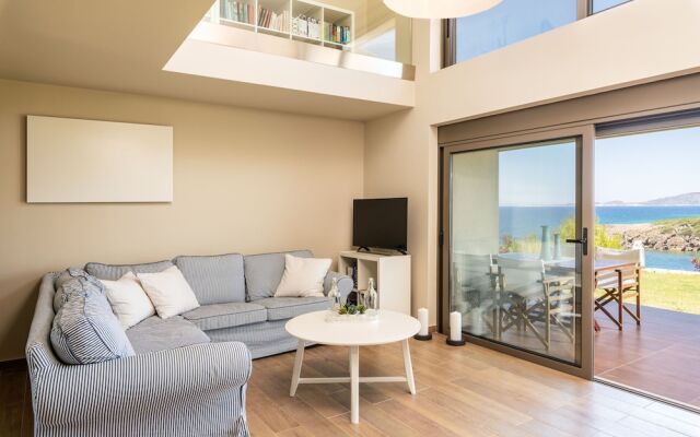 Villa Idyle-Luxury Beachfront Property