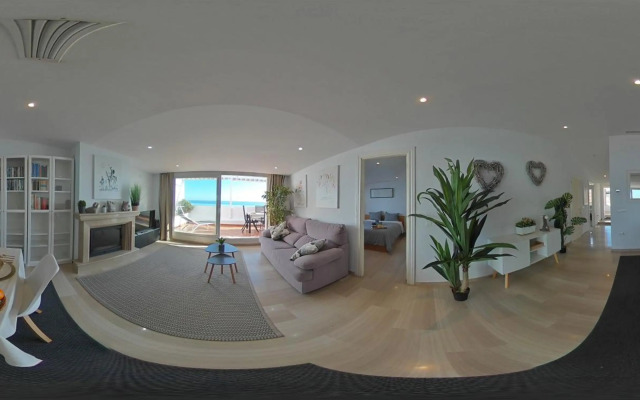 HomeAbroad Apartments - Ático Deluxe Fuengirola with FREE Parking