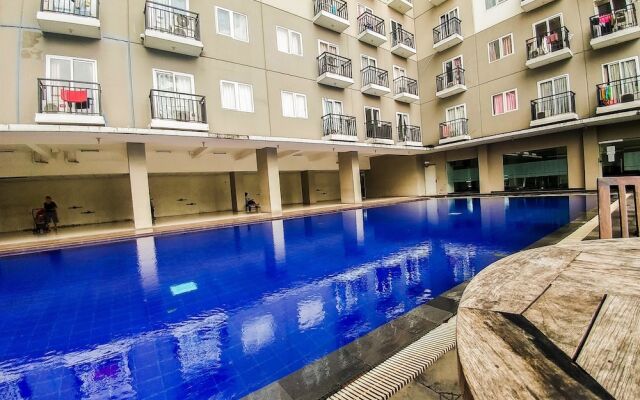 Studio Room at Sunter Park View Apartment By Travelio