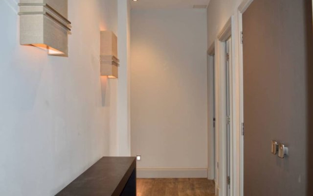 Modern 2 Bedroom Central Manchester Apartment