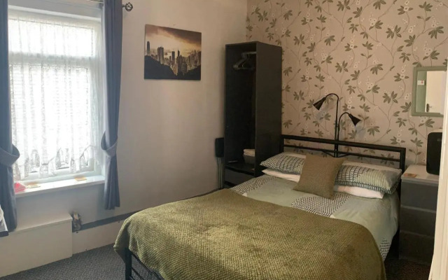 Hornby Villa 4*B&B Couples & Families Only
