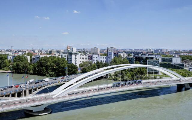 ibis Lyon Gerland Musée des Confluences